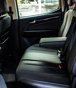 Colorado phiên bản độ đẹp cho anh chủ cá tính